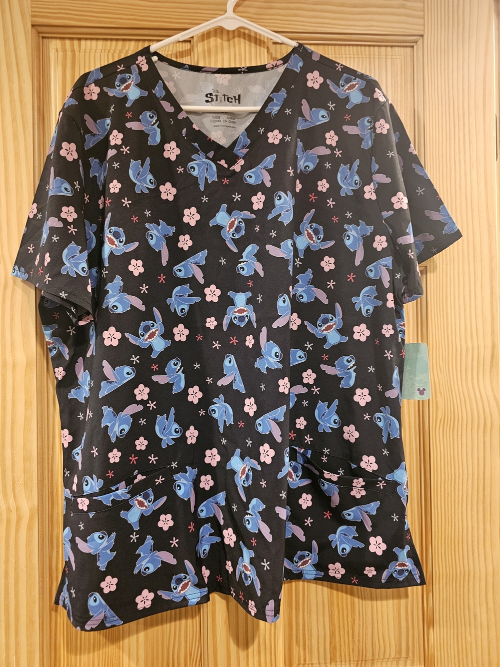 Stitch 2XL Scrub Top Womens NWT Vneck Disney Nurse Wear Plus - Picture 2 of 9